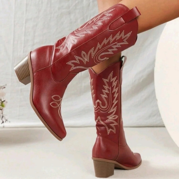 Women's Western Embroidered Vintage  Boots With Block Heel, Mid Calf, V-Cut - Picture 4 of 6